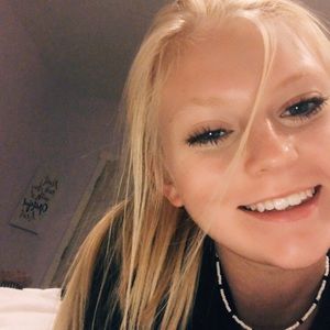 Meet your Posher, Claire